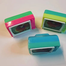 Load image into Gallery viewer, Vintage Lenticular TV Pencil Sharpener Duck