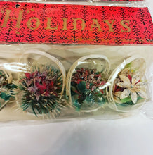 Load image into Gallery viewer, Vintage Christmas Plastic Floral Baskets
