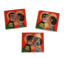 Load image into Gallery viewer, 1960’s Kissing Couple Lenticular Vari Vue Card