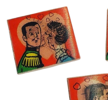 Load image into Gallery viewer, 1960’s Kissing Couple Lenticular Vari Vue Card