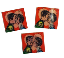 Load image into Gallery viewer, 1960’s Kissing Couple Lenticular Vari Vue Card