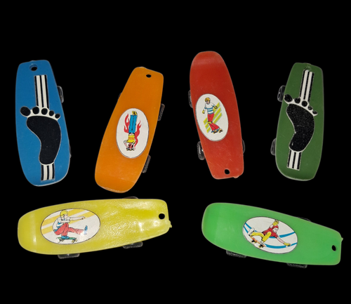 2 pcs Vintage Plastic Skateboard Charms