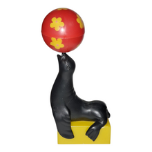 Load image into Gallery viewer, 1977 Circus Seal with Removable Ball Wilton Cake Decoration