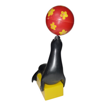 Load image into Gallery viewer, 1977 Circus Seal with Removable Ball Wilton Cake Decoration