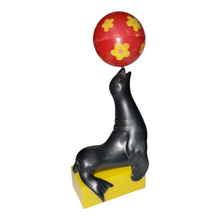 Load image into Gallery viewer, 1977 Circus Seal with Removable Ball Wilton Cake Decoration