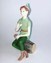 Load image into Gallery viewer, 1972 Pied Piper Peter Pan Plastic Figure