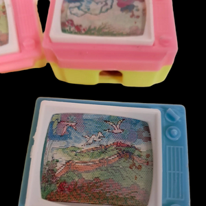 Vintage Lenticular TV Pencil Sharpener Birds