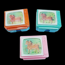 Load image into Gallery viewer, Vintage Lenticular TV Pencil Sharpener Horse