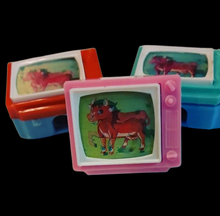 Load image into Gallery viewer, Vintage Lenticular TV Pencil Sharpener Horse