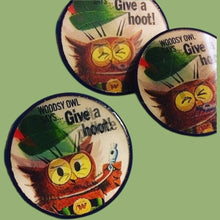 Load image into Gallery viewer, 70s Woodsy the Owl Lenticular Pinback Button